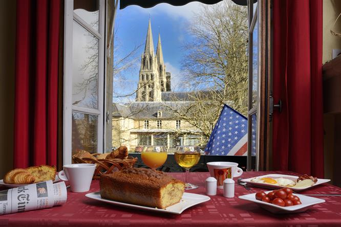 Das süße und herzhafte hausgemachte Frühstücksbuffet - Hotel Bayeux